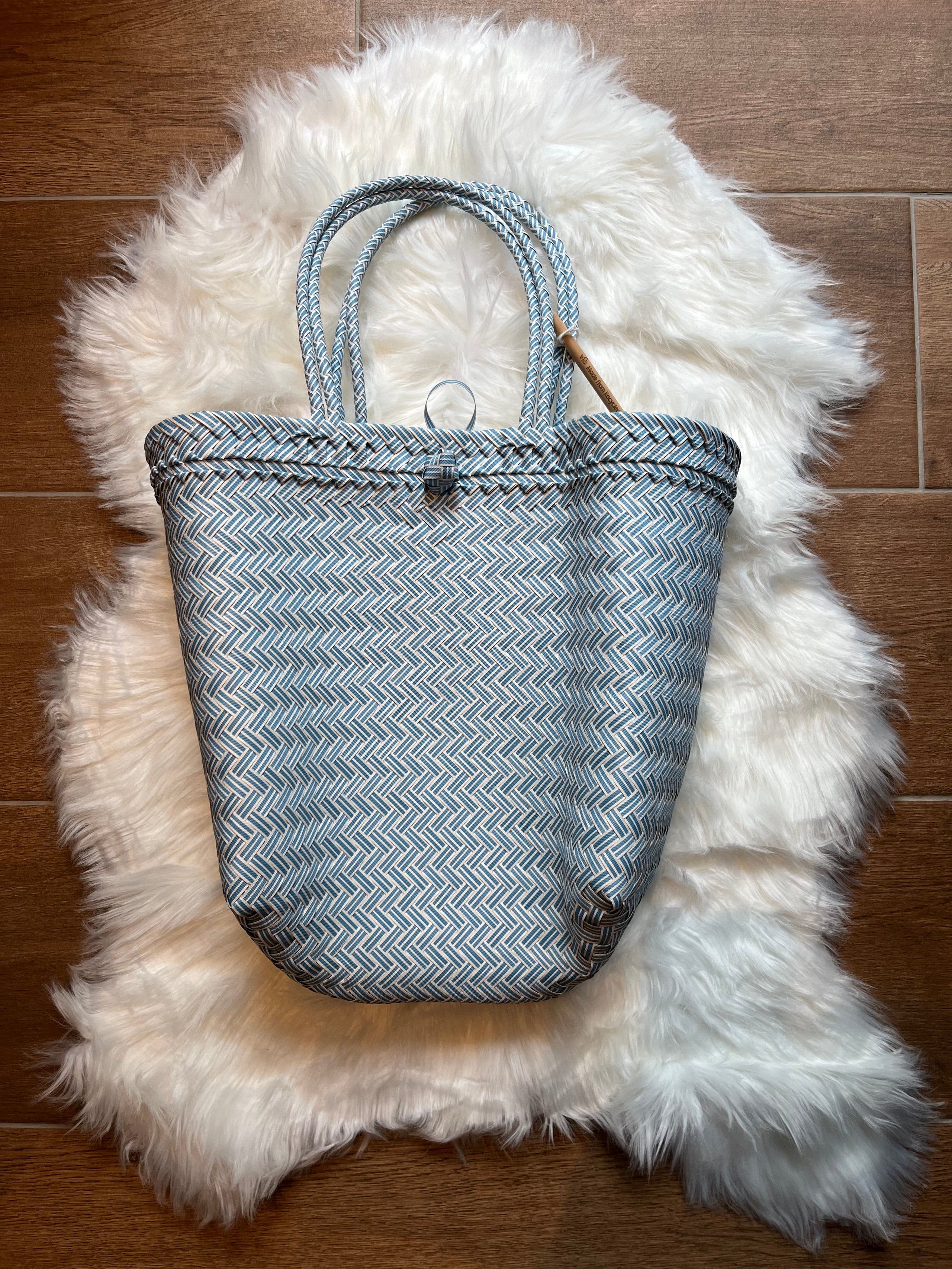 Plastic woven beach bag sales